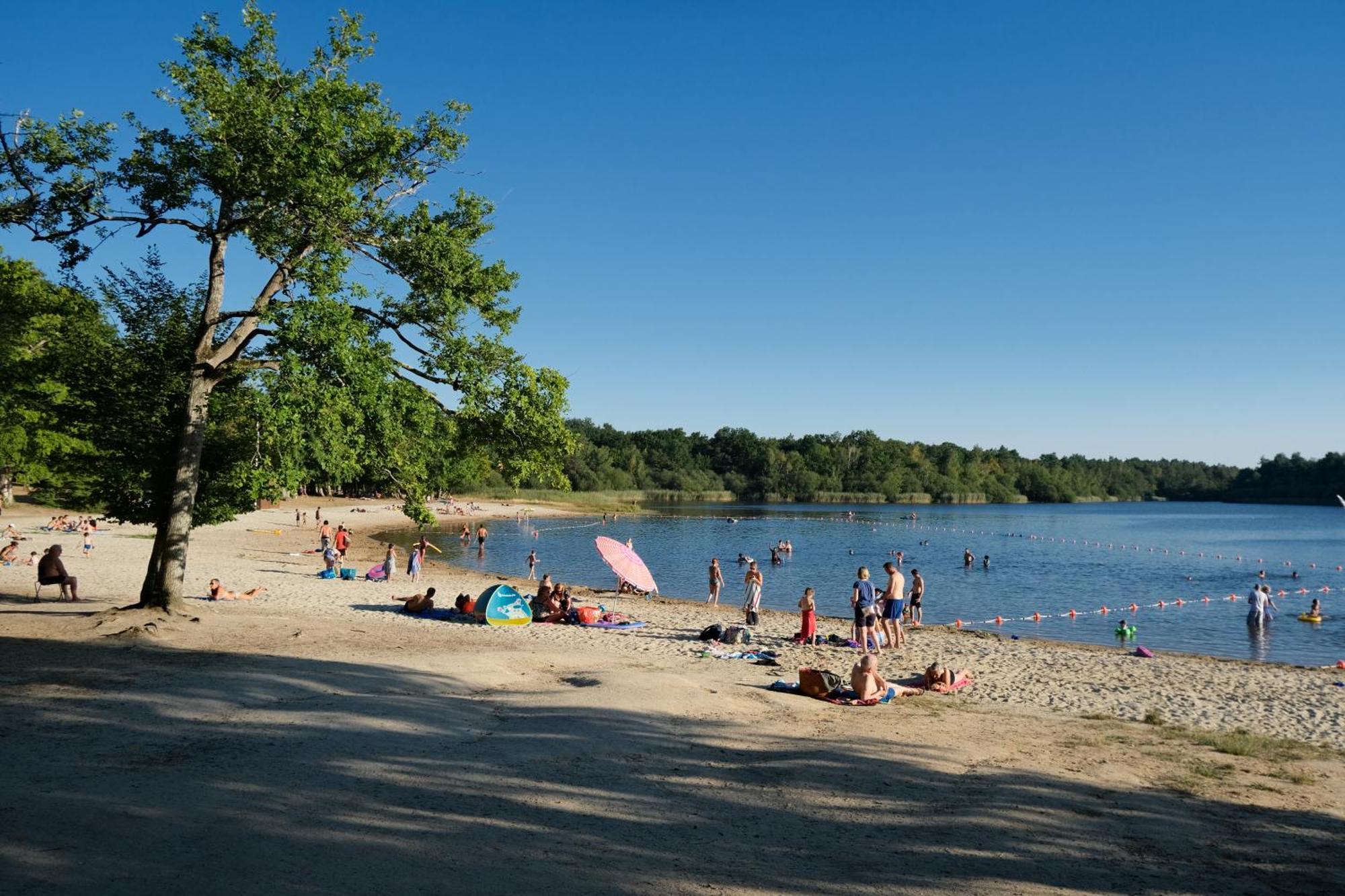 Camping Etang Des Bois Hotel Vieilles-Maisons-sur-Joudry Exterior photo